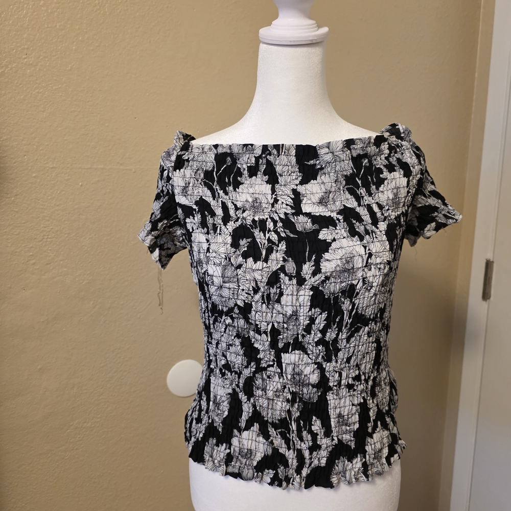 Elle Black and White Floral Blouse